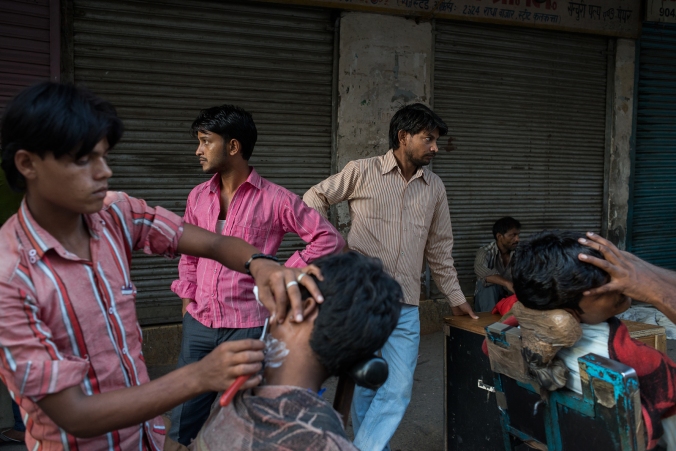 Street barber shop in Chadani Chowk 2014